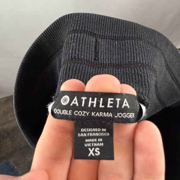 Athleta Cozy Karma Recover Jogger in Black Size Extra Small - Picture 5 of 7